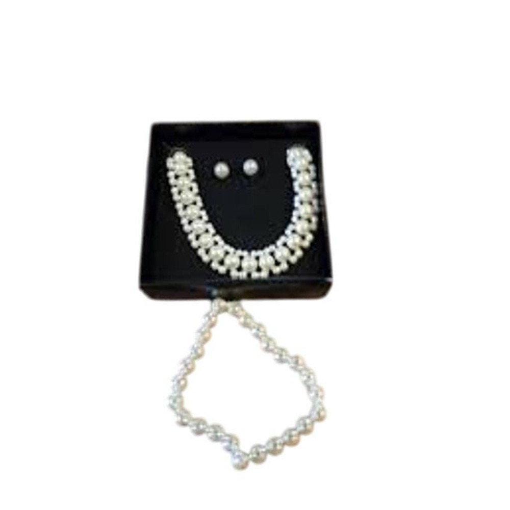 Avon Perfect Poise 3 Pc Gift Set Simulated Pearl Necklace Earring and Bracelet